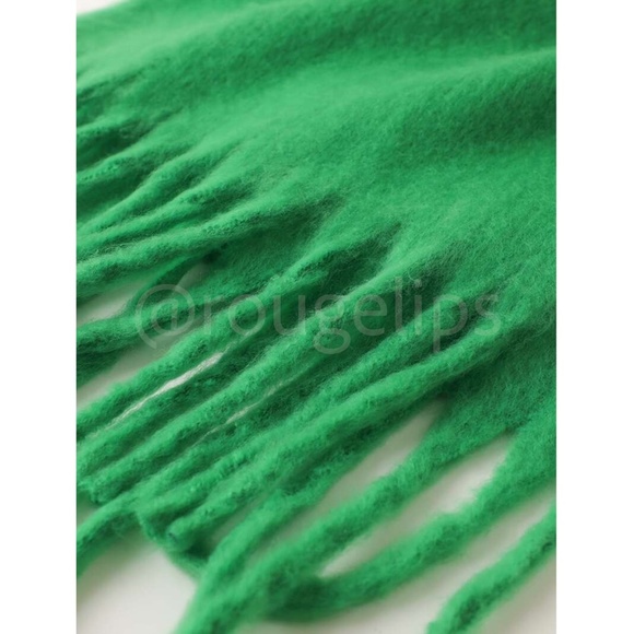 Green Wide Shawl Scarf With Tassels Fuzzy Knit - Picture 10 of 17